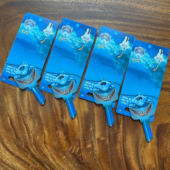 Finding Nemo House Keys - Picture 2 of 5
